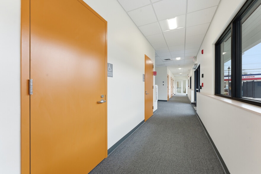 More Photos Of 5 Fulton Ave, Northampton General Retail For Lease