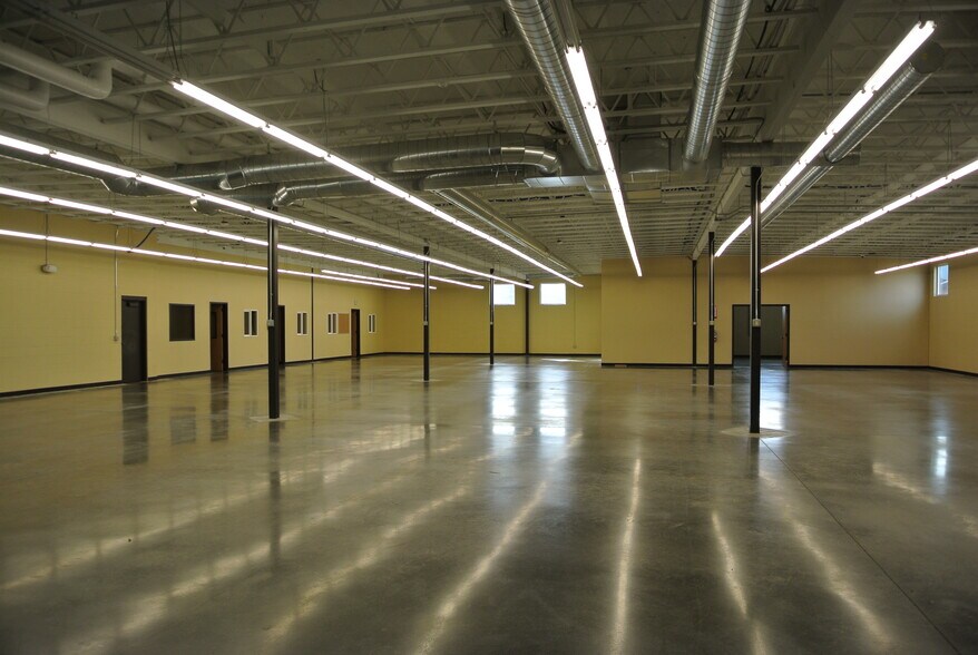 More Photos Of 3875 N Schreiber Way, Coeur d'Alene Warehouse For Lease