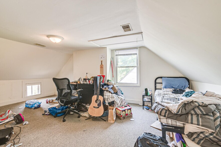 More Photos Of 173 Hamilton St, New Brunswick Specialty For Sale