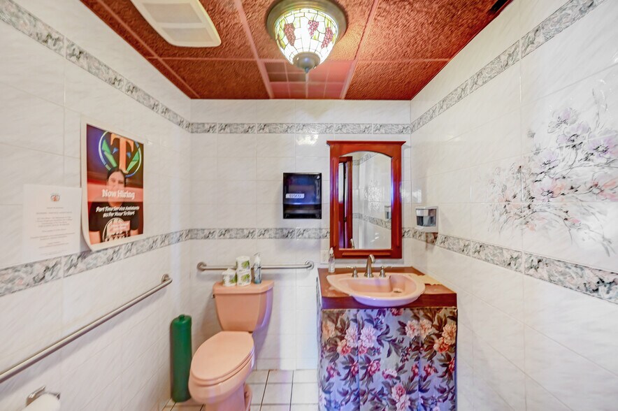 More Photos Of 291 Main St, Eynon Restaurant For Sale