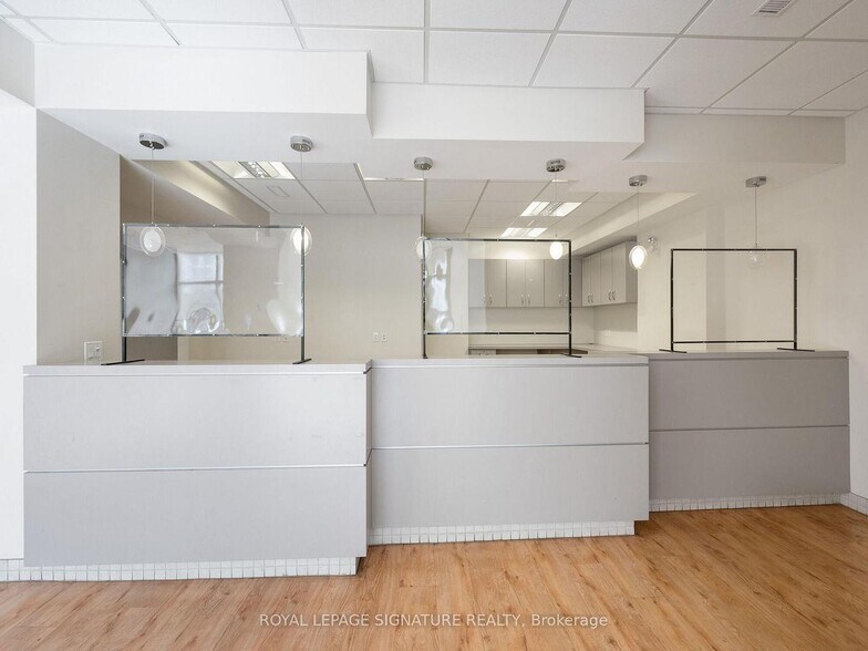 More Photos Of 1560 Queen St W, Toronto Storefront Retail Office For Lease