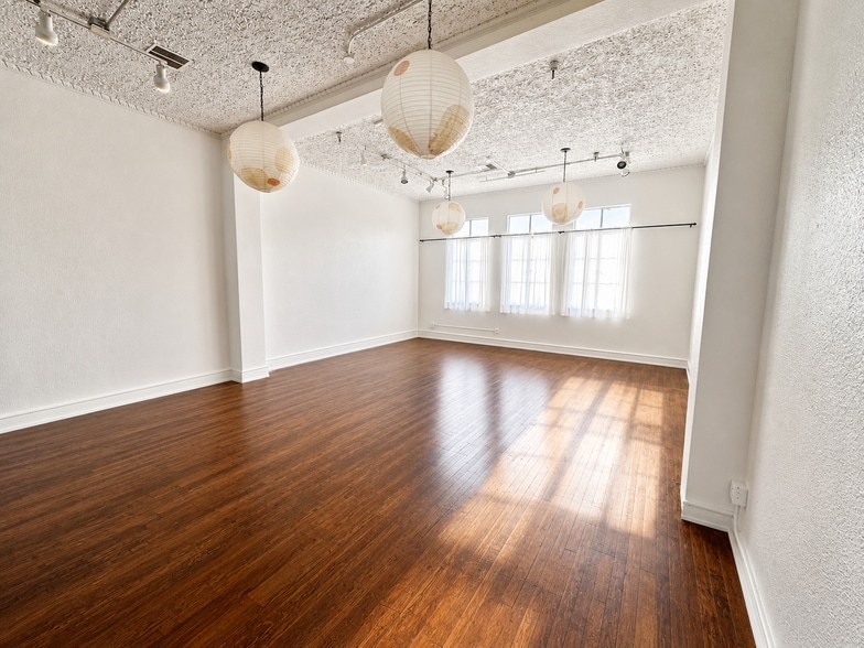 More Photos Of 201-215 N Broadway, Santa Ana Loft Creative Space For Lease