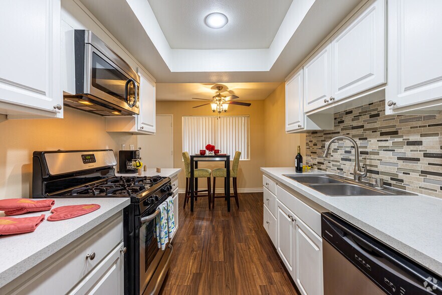 More Photos Of 861 S Glencliff St, La Habra Apartments For Sale