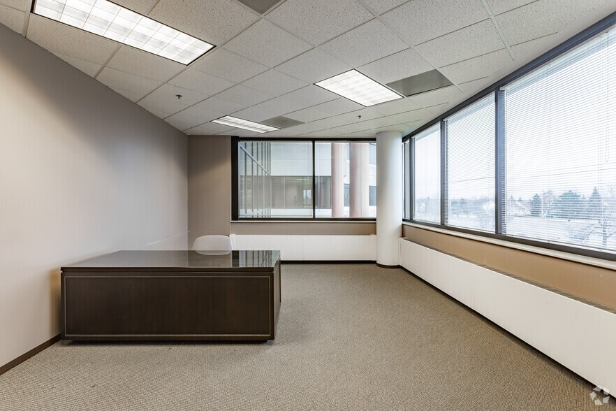 More Photos Of 1721 Moon Lake Blvd, Hoffman Estates Office For Lease