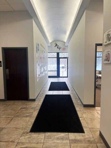 More Photos Of 1125 N Prospect Ave, Itasca Office For Sale