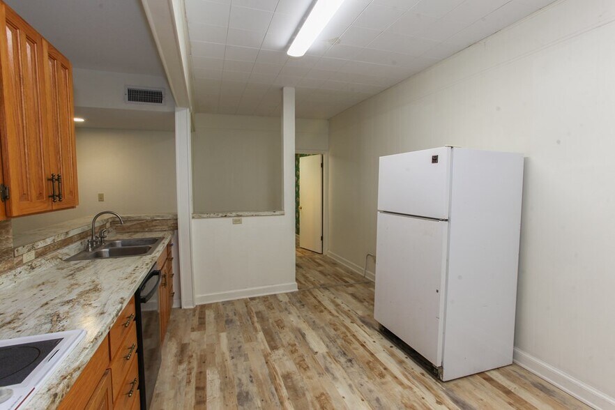 More Photos Of 1201 E 11th Pl, Big Spring Specialty For Sale