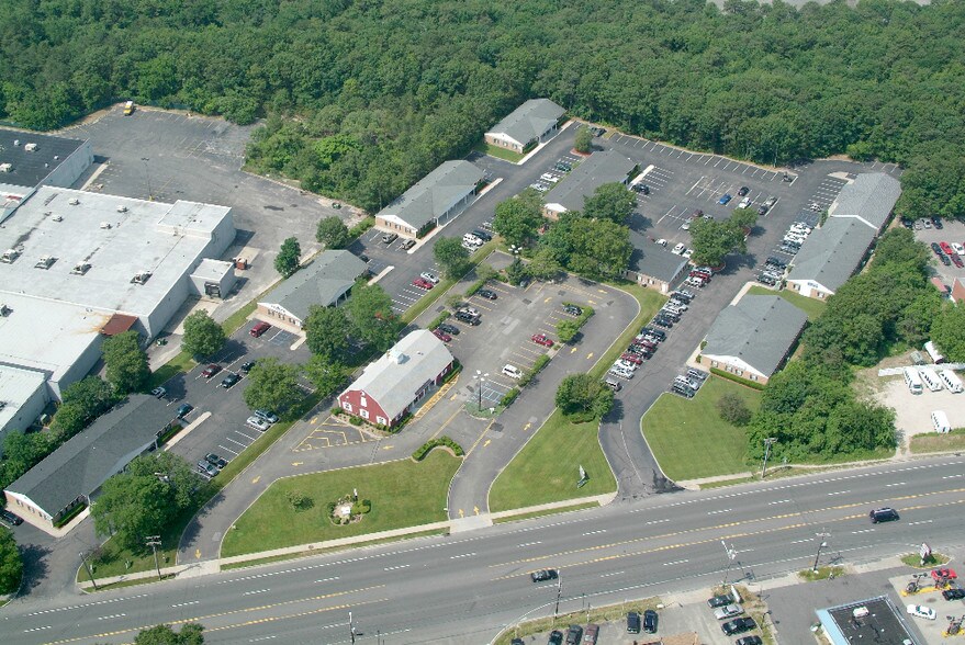 More Photos Of 440-450 Waverly Ave, Patchogue Office For Sale