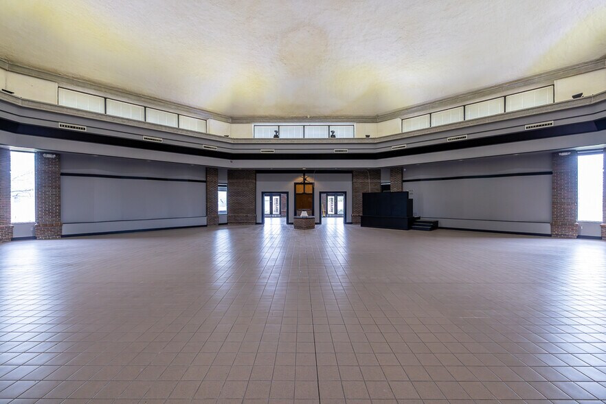 More Photos Of 800 SW 150 Hwy, Lee's Summit Office For Sale