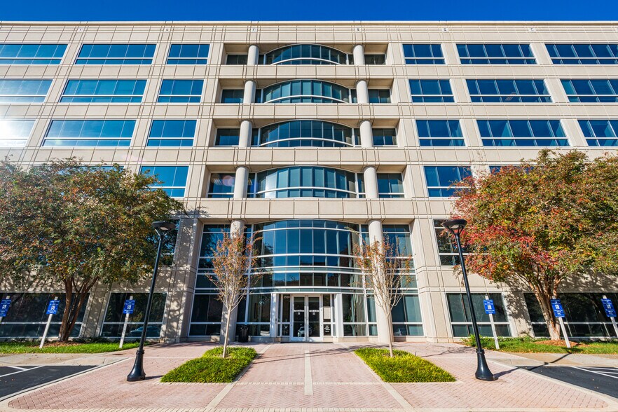 More Photos Of 2520 Northwinds Pky, Alpharetta Office For Lease