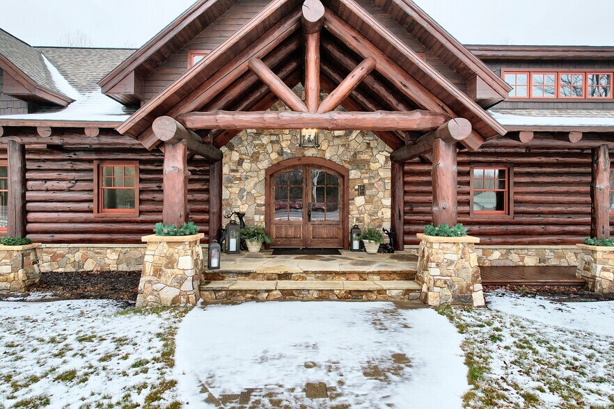 More Photos Of 5771 US Highway 45, Land O Lakes Office For Sale