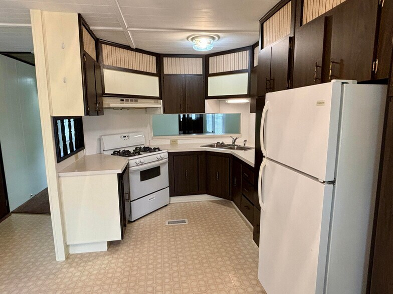 More Photos Of 521 S Emmett St, Virden Manufactured Housing Mobile Home Park For Sale