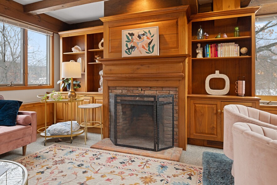 More Photos Of 68 Lyme Rd, Hanover Office Residential For Sale