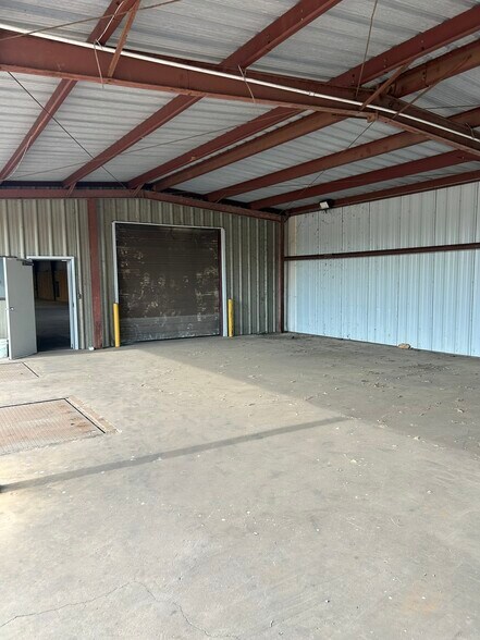 More Photos Of 29599 Old 20 Hwy, Madison Flex For Lease