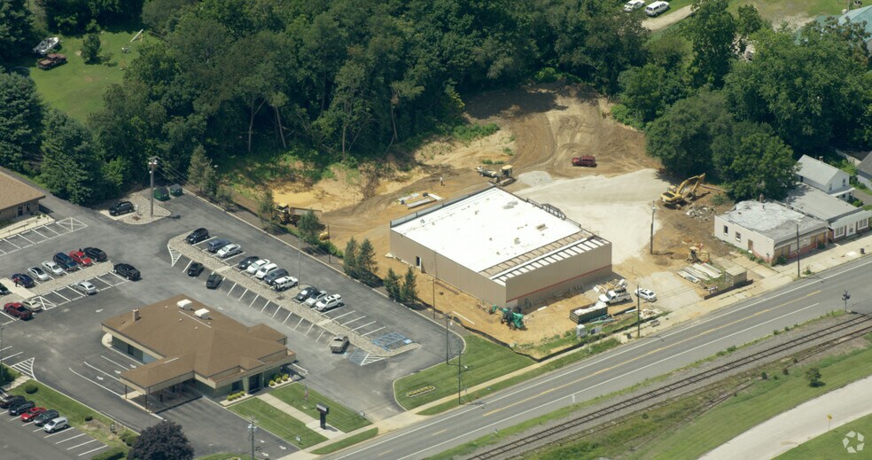 More Photos Of 14 S West Blvd, Newfield Freestanding For Sale