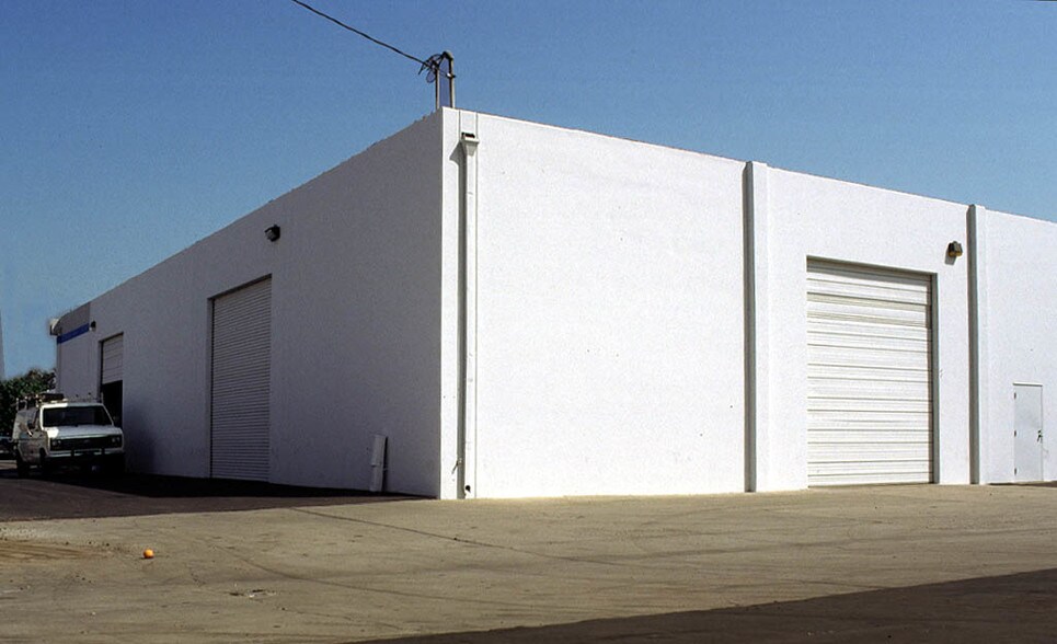 More Photos Of 160-162 E Freedom Ave, Anaheim Warehouse For Lease
