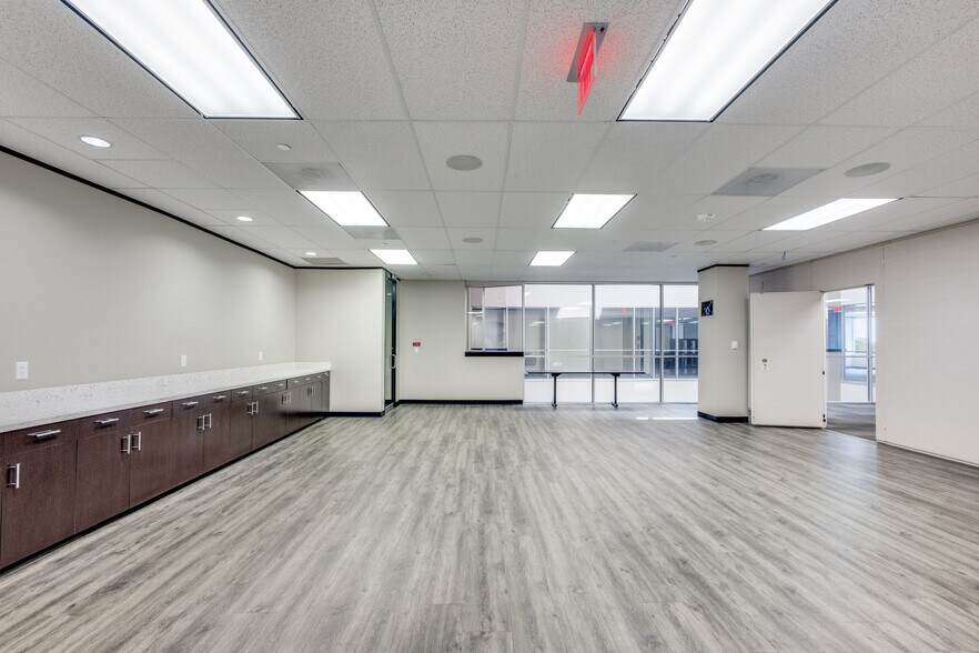 More Photos Of 2929 Briarpark Dr, Houston Office For Sale