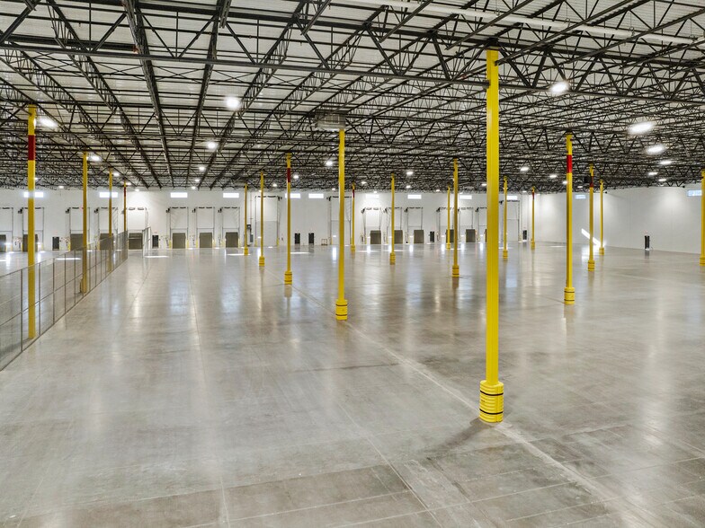 More Photos Of 2825 Riverside Pky, Grand Junction Warehouse For Lease