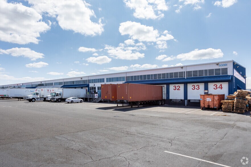 Primary Photo Of 5330 NE Courier Ct, Portland Warehouse For Lease