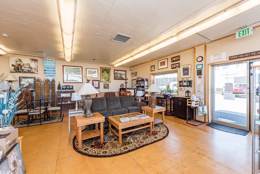 More Photos Of 213 E Washington St, Sequim Storefront Retail Office For Sale