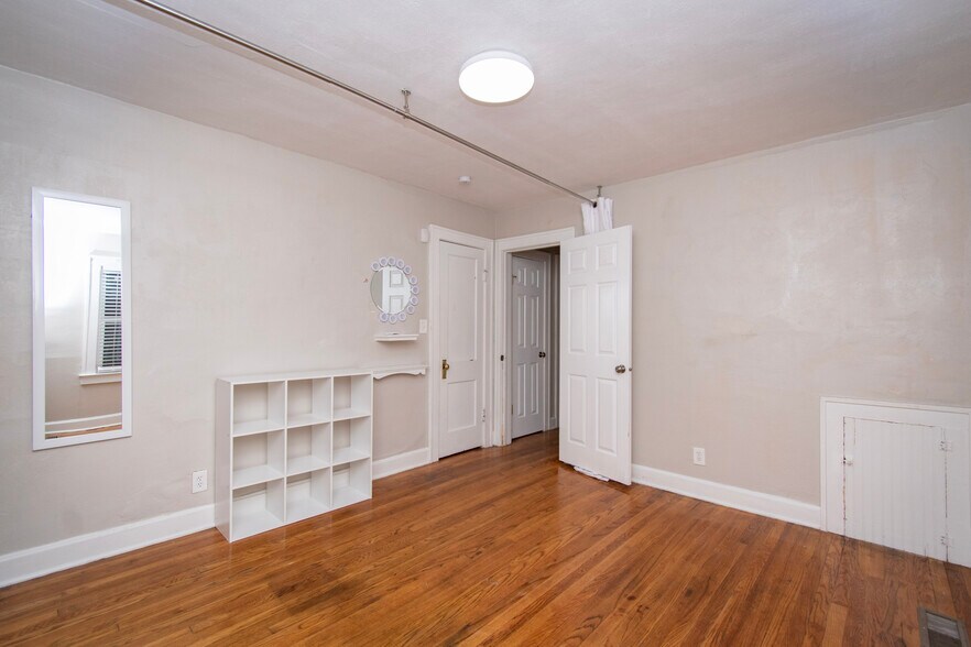 More Photos Of 5331 Charlotte St, Kansas City Apartments For Sale