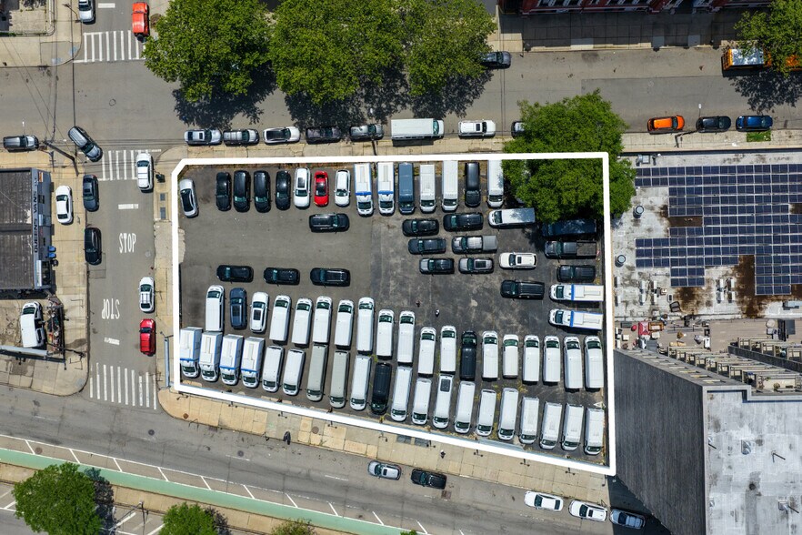 More Photos Of 7050 Queens Blvd, Woodside Land For Sale