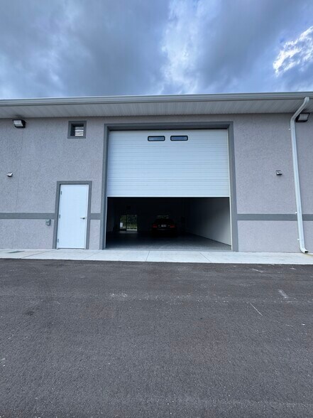 More Photos Of 1101 Reed Canal Rd, Port Orange Warehouse For Sale