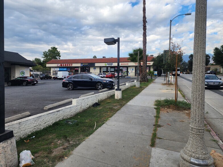 More Photos Of 1361 N Fair Oaks Ave, Pasadena Restaurant For Sale