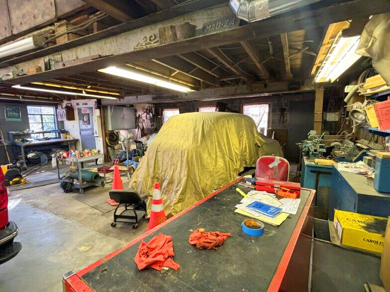 More Photos Of 536 Scott Rd, Waterbury Industrial For Sale