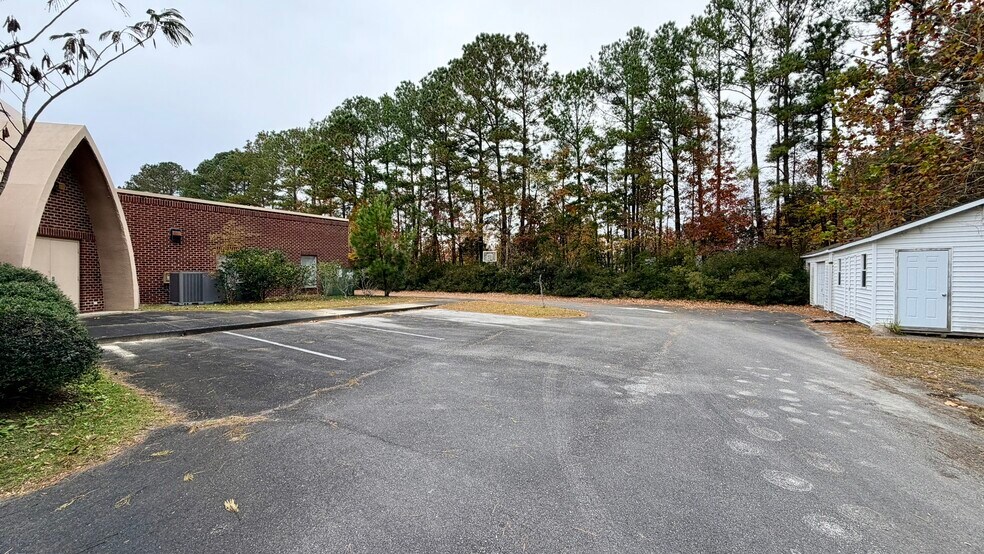 More Photos Of 521 W Grantham Rd, New Bern Specialty For Sale