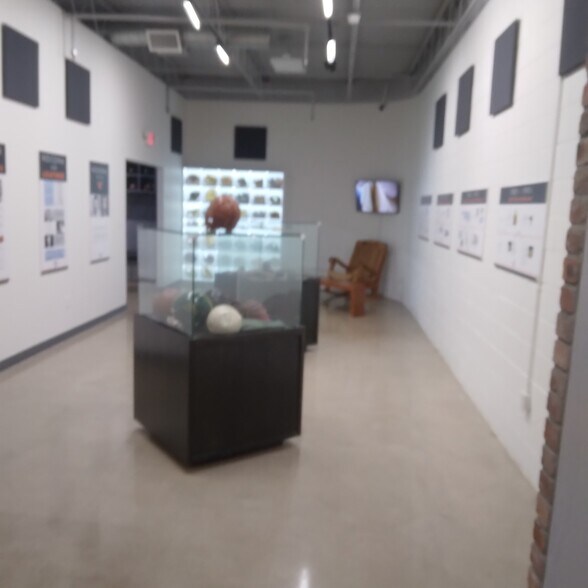 More Photos Of 901 E Highway 82, Nocona Manufacturing For Sale