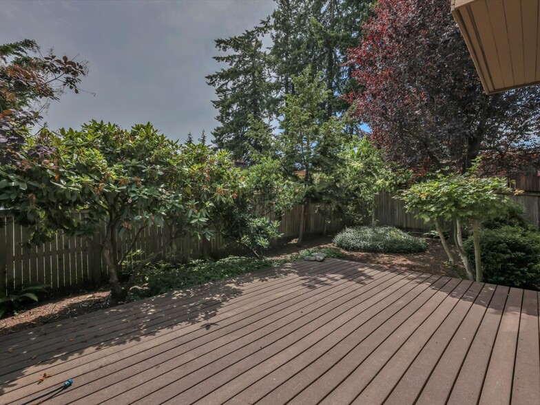 More Photos Of 7522 221st Pl SW, Edmonds Office For Sale