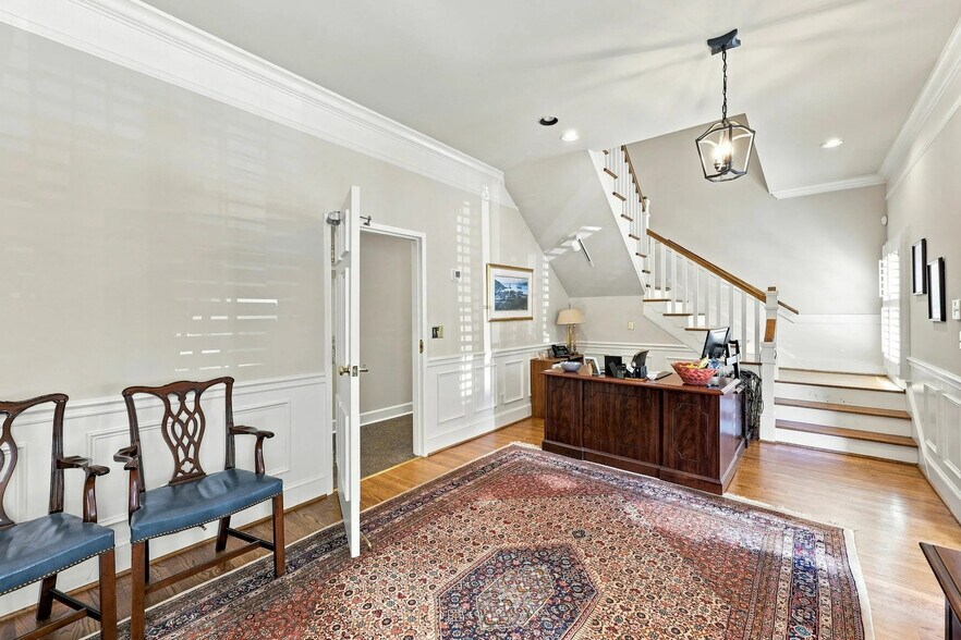 More Photos Of 459 E E Butler Pky, Gainesville Office For Sale