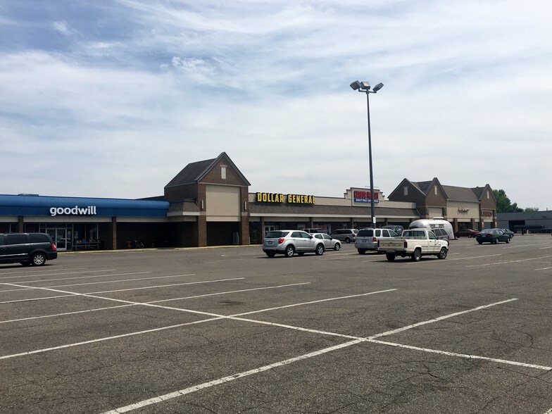 More Photos Of 111-281 US 131, Three Rivers Unknown For Lease