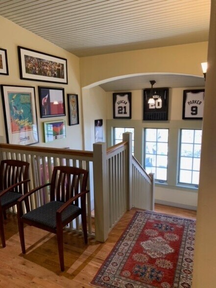 More Photos Of 1800 Mccullough Ave, San Antonio Office For Sale