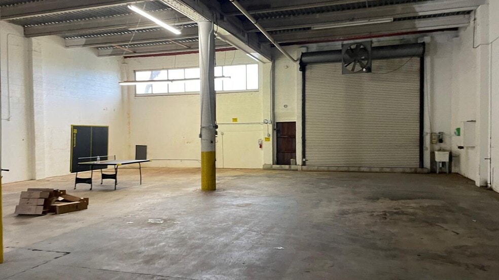 More Photos Of 1610-1614 S Dixie Hwy, Pompano Beach Warehouse For Lease