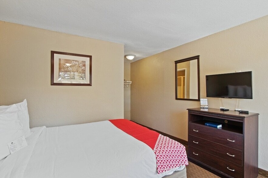 More Photos Of 4071 US 17, Richmond Hill Hotel For Sale