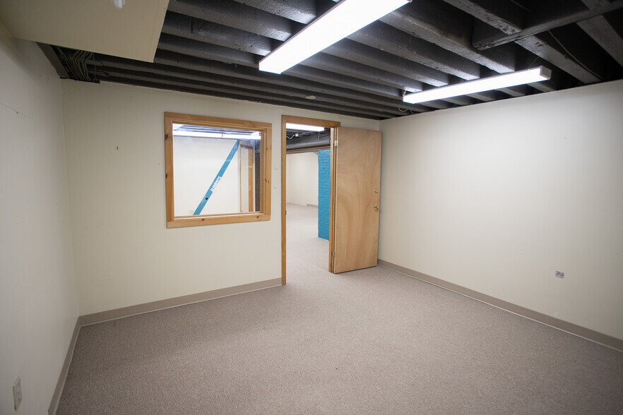 More Photos Of 105 Main St, Bangor Apartments For Lease