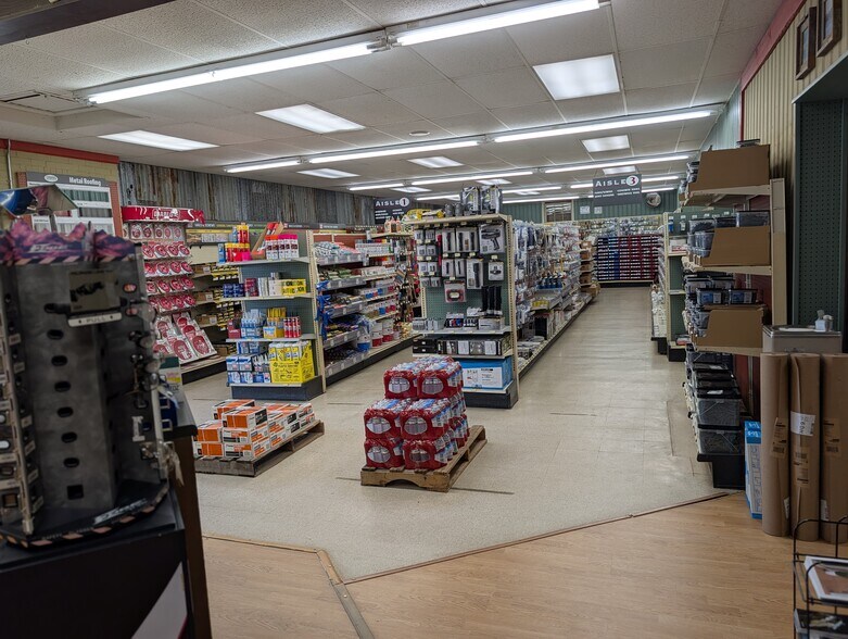 More Photos Of 612 Ball Street, Perry Storefront Retail Office For Sale