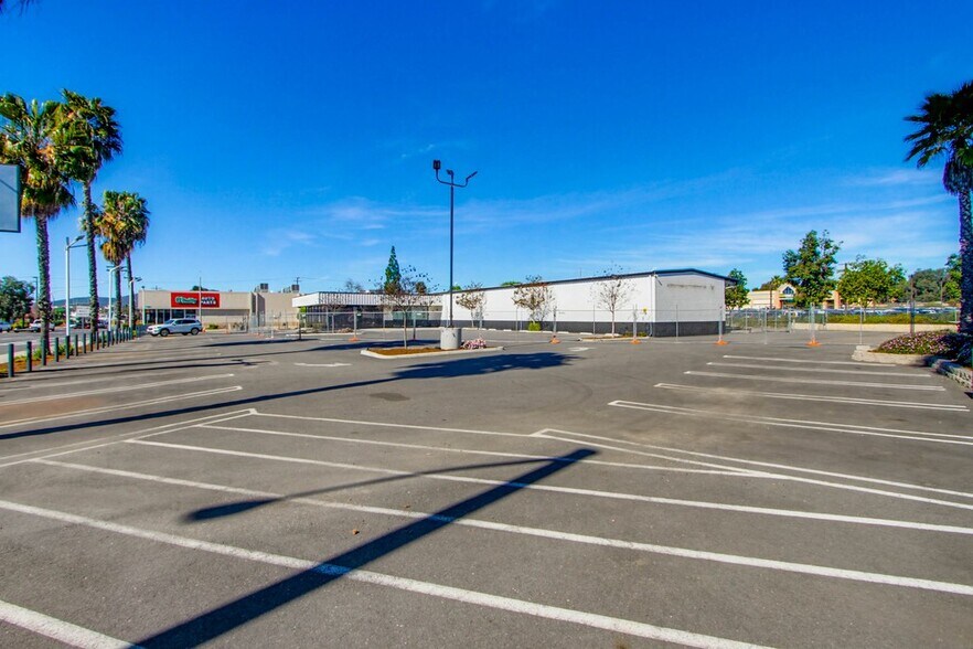 More Photos Of 760-762 W Mission Ave, Escondido Auto Repair For Lease
