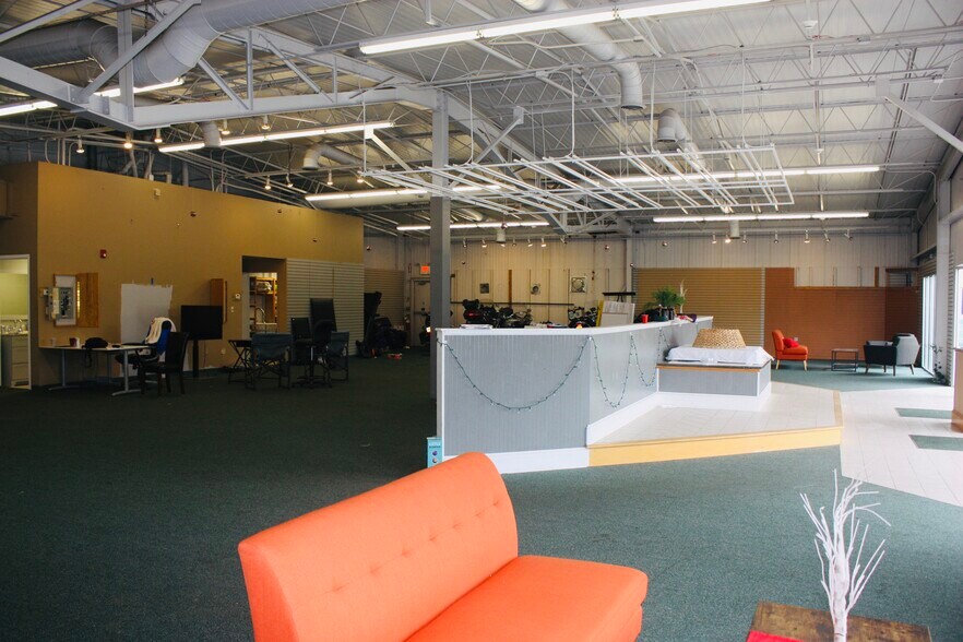 More Photos Of 404 Route 31, Lambertville Showroom For Lease