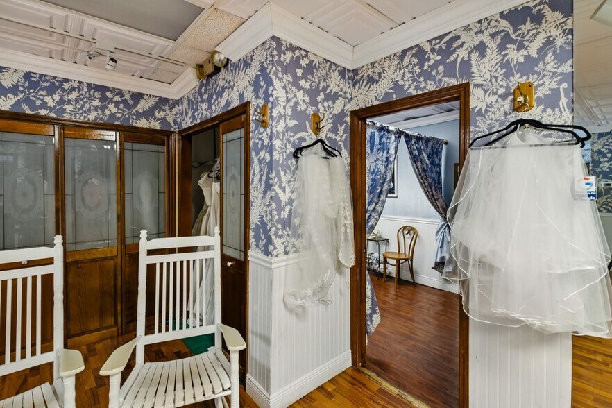 More Photos Of 4066 Broward Blvd, Fort Lauderdale Storefront Retail Office For Sale