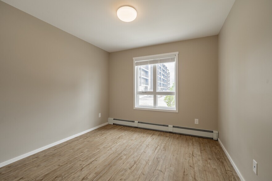 More Photos Of 1070 Noëlla Leclair Way, Ottawa Apartments For Lease