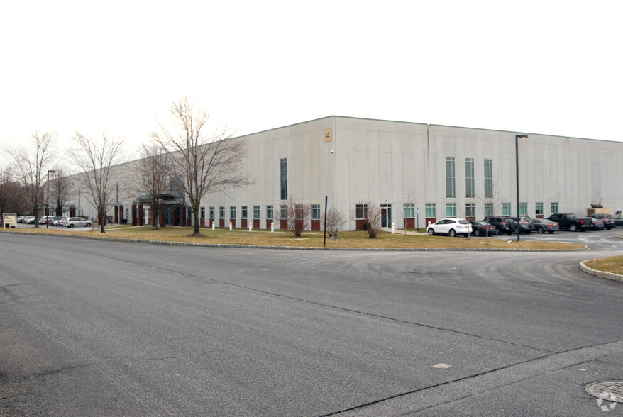 Primary Photo Of 4 Applegate Dr, Robbinsville Warehouse For Lease