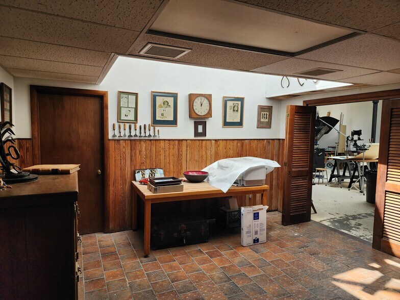 More Photos Of 34 Loring St, Springfield Research And Development For Sale