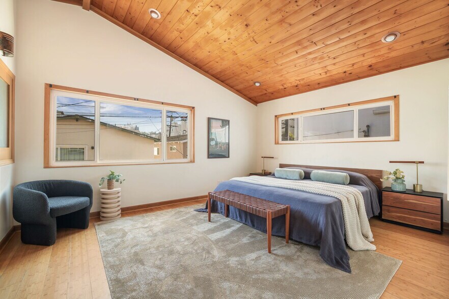 More Photos Of 16 Spinnaker St, Marina Del Rey Multifamily For Sale