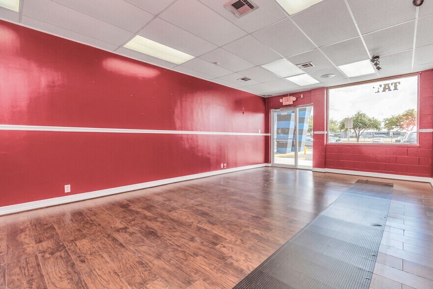 More Photos Of 4622 Dacoma Street, Houston General Retail For Sale