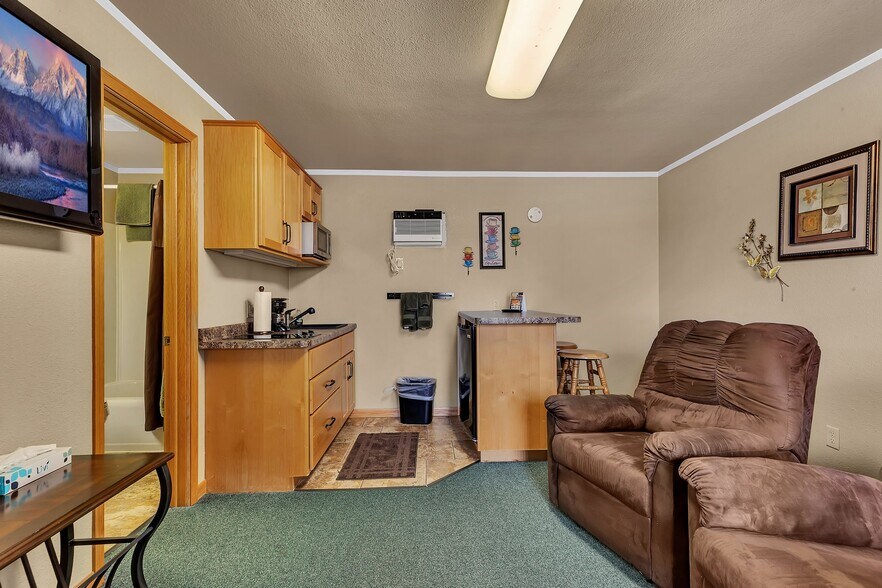 More Photos Of 720 Highway 10, Saint Cloud Hospitality For Sale