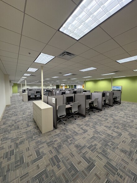 More Photos Of 5300 Kings Island Dr, Mason Office For Sale