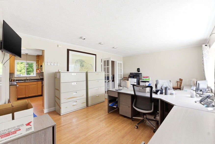 More Photos Of 10 Fairway Dr, Springboro Office Residential For Sale
