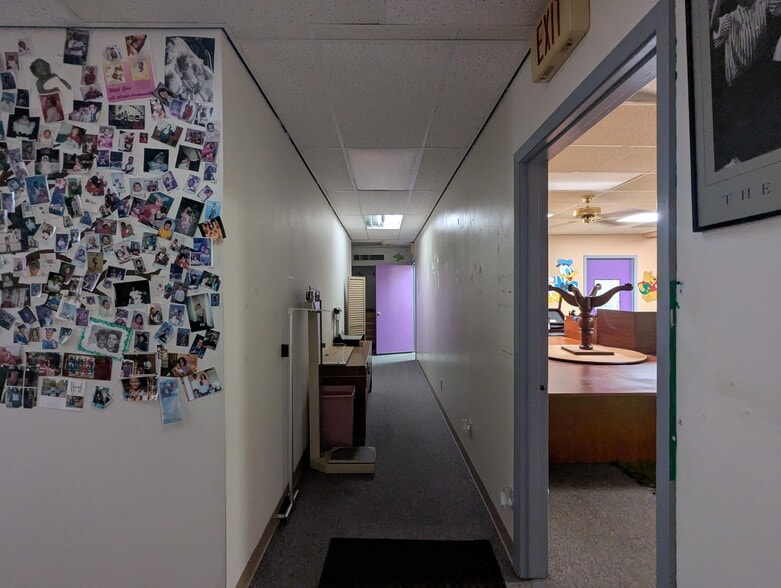 More Photos Of 715 Orleans St, Beaumont Office For Sale